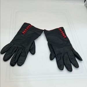 Alexandra Bartlett Women’s Black Leather Gloves /Red Button Detail – Retro Style